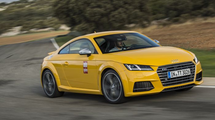 Έφθασε η στιγμή για να δούμε στους δρόμους το 3ης γενιάς Audi TT. Κορυφαία επιλογή στη γκάμα αποτελεί το νέο Audi TTS, με τον 2λιτρο TFSI να αυξάνει τ