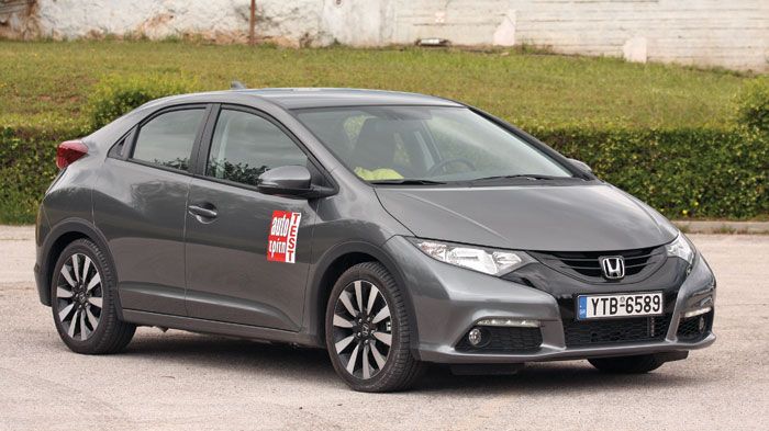 Το Honda Civic διαθέτει φουτουριστική σχεδίαση. Το πίσω μέρος του μάλιστα παραπέμπει σε κουπέ.