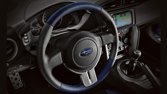 Ως βάση για το εσωτερικό του BRZ Series.Blue έχει ληφθεί η έκδοση Limited του μοντέλου.