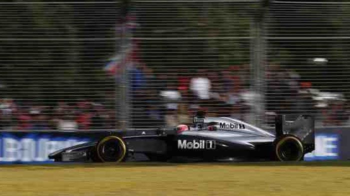 Από την 4η θέση ο Jenson Button, βρέθηκε στο πόντιουμ,λόγω του αποκλεισμού του Ricciardo.