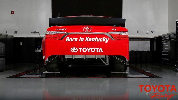 Η Toyota Racing δεν έδωσε προς το παρόν τεχνικές πληροφορίες, ούτε νούμερα επιδόσεων του αγωνιστικού Camry.