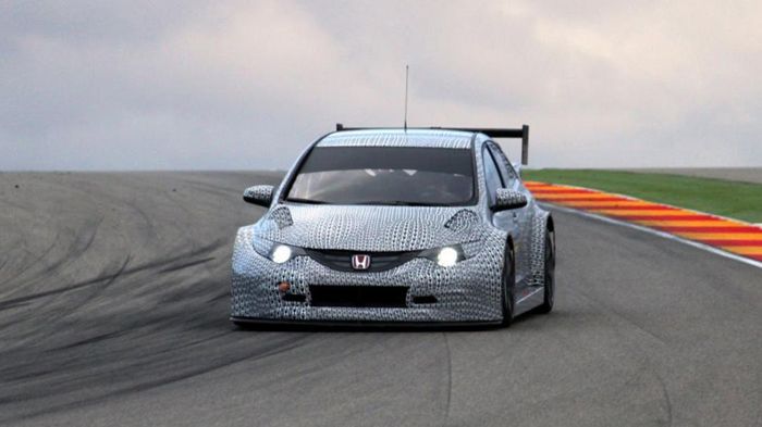Το αγωνιστικό Honda Civic εθεάθη στην πίστα Aragon.
