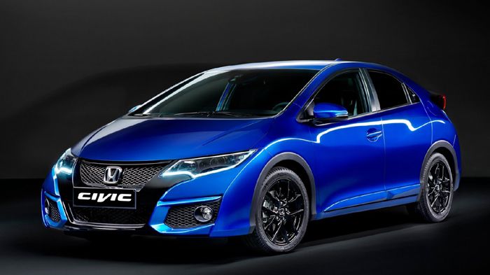 Παράλληλα με την ανανέωση, η Honda λανσάρει και τη νέα εξοπλιστική έκδοση Civic Sport, για την οποία η ιαπωνική εταιρεία λέει πως δημιουργεί «οπτικό δ
