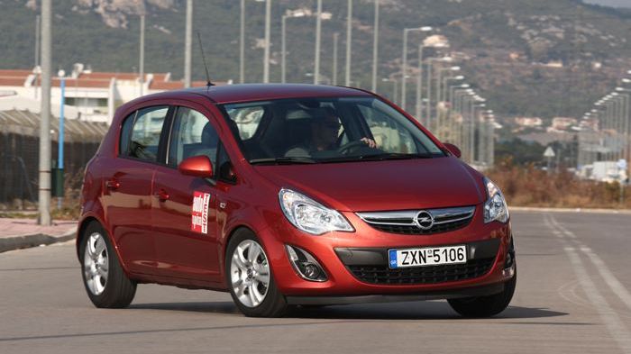 Η βασική 3θυρη έκδοση Cozy του Opel Corsa 1,3 DTE 95 PS κοστίζει 12.800 ευρώ με απόσυρση, ενώ δίνεται ως δώρο και σύστημα δορυφορικής πλοήγησης.