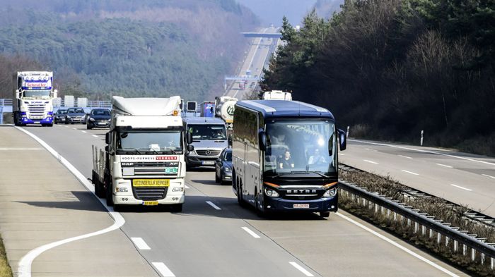 Στις νέες δοκιμές της Daimler Buses για τη χρήση του PPC στα λεωφορεία της, καταγράφηκαν μειώσεις στη μέση κατανάλωση κατά 9,2% (μέσος όρος).