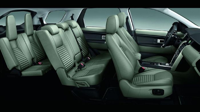 Το Discovery Sport προσφέρει 7θέσια διαμόρφωση στο εσωτερικό του, με τις δύο τελευταίες θέσεις, πάντως, να απευθύνονται σε παιδιά.
