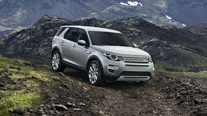 Με 212 χλστ. εδαφικής ανοχής, το Discovery Sport διαθέτει γωνίες προσέγγισης, διαφυγής και ράμπας 25, 31 και 21 μοίρες αντίστοιχα, ενώ μπορεί διαβεί υ