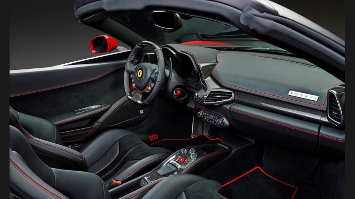 Η καμπίνα προέρχεται από την 458 Spider. Κάθε ένα από τα έξι αυτοκίνητα που θα κατασκευαστούν, θα φέρουν διαφορετικούς χρωματισμούς και υλικά στο εσωτ