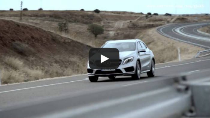 Η νέα Mercedes GLA45 AMG εφοδιάζεται με τον νέο υπερτροφοδοτούμενο 2λιτρο κινητήρα των 360 ίππων και 450 Nm ροπής και ολοκληρώνει τη διαδικασία του 0-