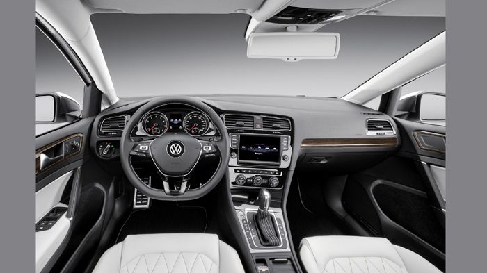 Το VW Golf Edition concept είναι το πρώτο Golf τελευταίας γενιάς που διαθέτει ξύλινο διάκοσμο στο εσωτερικό του.