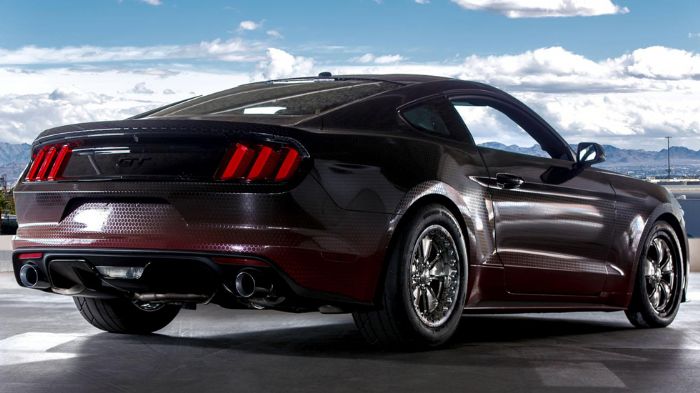 Η Ford δεν ανακοίνωσε νούμερα απόδοσης, αλλά οι άνθρωποί της επιβεβαίωσαν πως ο υπετροφοδοτούμενος V8 κινητήρας των 5,0 λίτρων αποδίδει πάνω από 600 ί