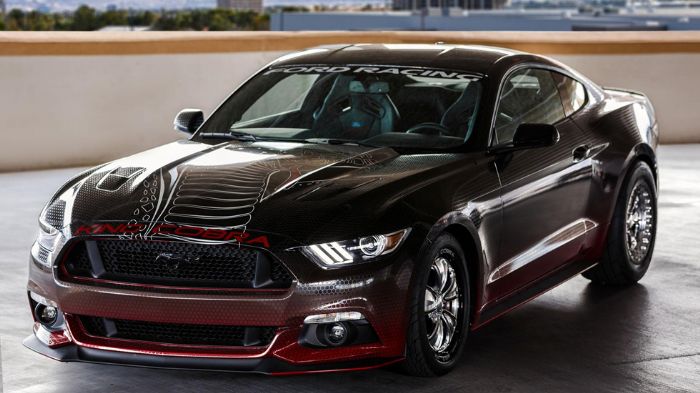Η Ford Racing παρουσιάζει στην έκθεση SEMA του Λας Βέγκας την Mustang GT King Cobra, που μπορεί να εξοπλιστεί με τα πακέτα Drag, Handling και Super Pa