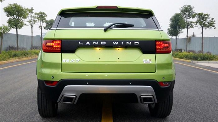 Βασικό κίνητρο για την απόκτησή του Landwind X7είναι η τιμή του, καθώς κοστίζει στην Κίνα 19.600 δολάρια, πολύ λιγότερα δηλαδή από τα 65.000 δολάρια π