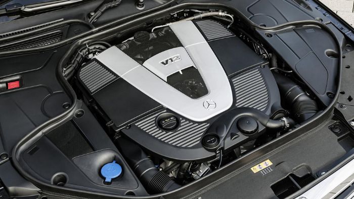 Αρχικά θα υπάρξει η S600 με 6λιτρο V12 σύνολο (530 PS, 830 Nm). Θα ακολουθήσει η εκδοχή S500 με το bi-turbo V8 μοτέρ των 4.7 λτ. (455 PS, 700 Nm), αλλ