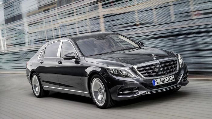 Αισθητικά ξεχωρίζει από την «κανονική» ναυαρχίδα της Mercedes-Benz μέσω μικρών διαφοροποιήσεων, κυρίως στη μάσκα, ενώ το διαφορετικό του πράγματος υπο