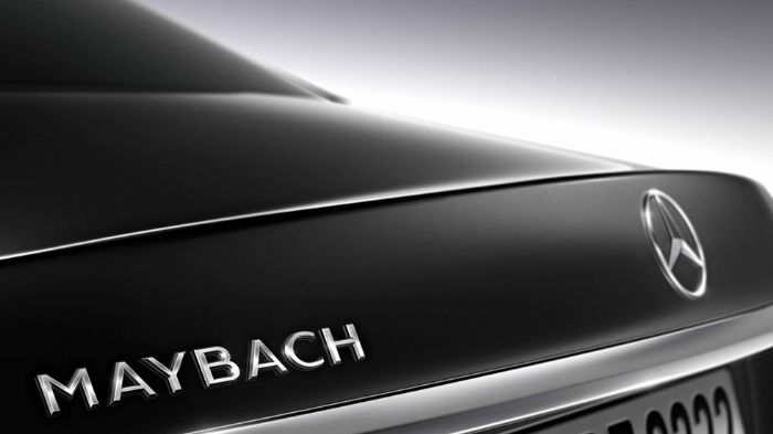 Η Maybach επιστρέφει όχι ως αυτόνομη φίρμα υπερπολυτελείας, αλλά ως η κορυφαία έκδοση της Mercedes-Benz S-Class, από την οποία θα διαφοροποιείται τόσο