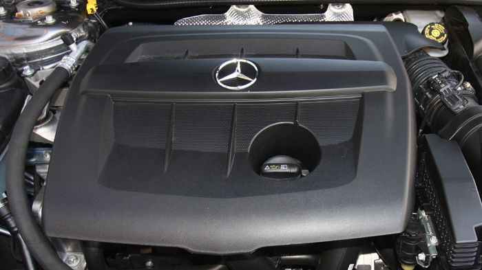 Νέες εκδόσεις κινητήρων και μετάδοσης προσφέρει πλέον η Mercedes στις A, CLA και GLA-Class. Στην φωτογραφία βλέπουμε το 1,5 diesel μοτέρ της entry-lev