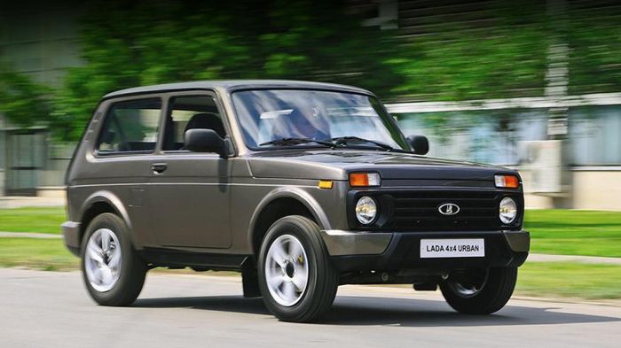 Η ρώσικη AvtoVAZ ανανέωσε στα σημεία το Lada Niva, τοποθετώντας του μία διαφορετική γρίλια στην εμπρόσθιά του μάσκα, ενώ οι προφυλακτήρες του είναι πλ