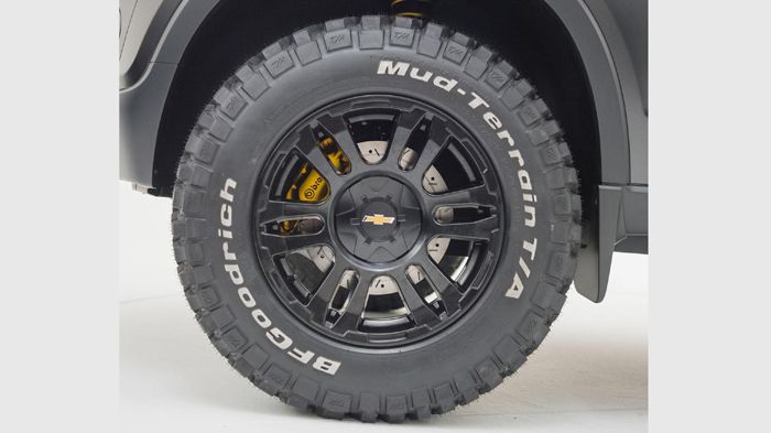 Ανάρτηση με μεγάλη διαδρομή, off-road ζάντες, χωμάτινα ελαστικά της BFGoodrich και δαγκάνες της Brembo για το Chevrolet Niva.