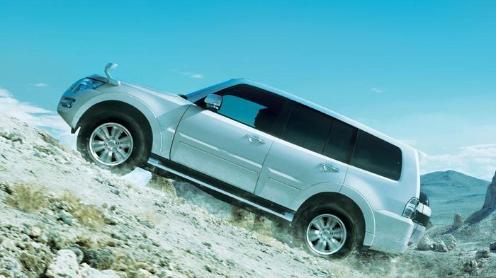 Οι επιλογές σε κινητήρες συνεχίζουν ως είχαν και περιλαμβάνουν ένα 3λιτρο V6 σύνολο βενζίνης, αλλά και ένα 4κύλινδρο turbodiesel μοτέρ 3,2 λίτρων.