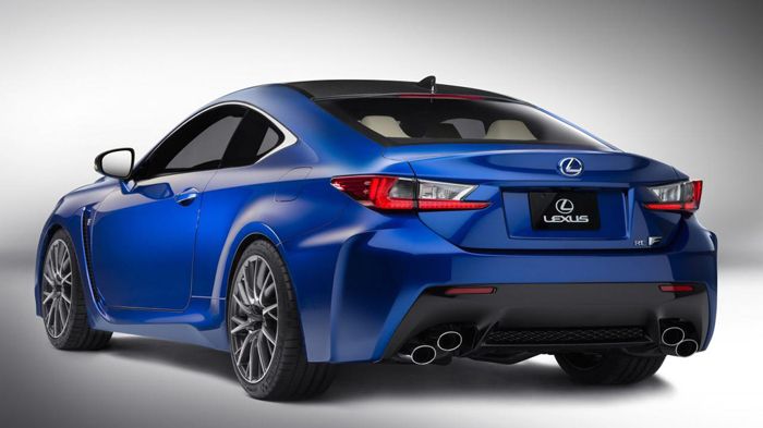 Aεροδυναμικό «κουστούμι», το οποίο περιλαμβάνει επιθετικούς προφυλακτήρες (εμπρός και πίσω).