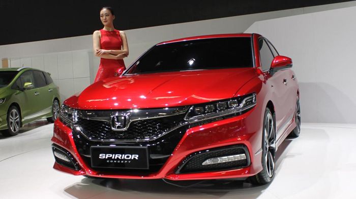 Το Spirior concept μας δείχνει πώς φαντάζονται στην Honda την επόμενη γενιά του Accord.