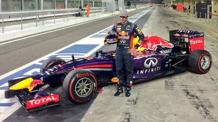 Ο 20χρονος Ισπανός και νέος πρωταθλητής της Formula Renault 3.5, Carlos Sainz jr, θα πάρει τη θέση του Γάλλου Jean-Eric Vergne στην Toro Rosso.