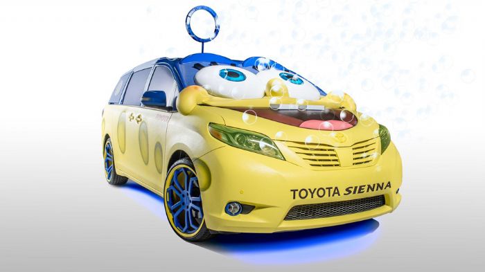 Το Toyota Sienna βάφτηκε κίτρινο-μπλε, απέκτησε το πρόσωπο του παιδικού ήρωα κόμικ στο παρμπρίζ του, ενώ κατά τις συνήθειες του Μπομπ Σφουγγαράκη, κάν