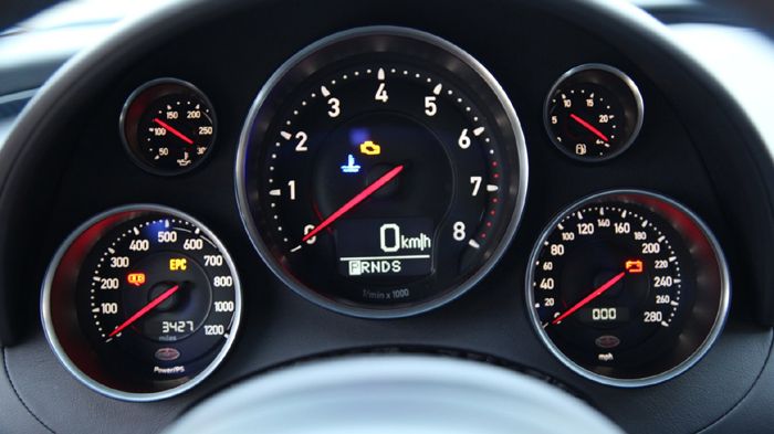 Πρόθεση των ανθρώπων της Bugatti είναι η νέα Veyron να ανακτήσει τον τίτλο του «ταχύτερου οχήματος παραγωγής», έχοντας τελική ταχύτητα υψηλότερη από τ