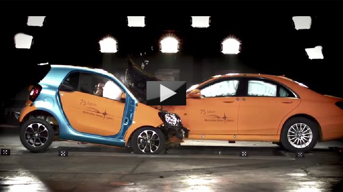 Σύμφωνα με την Daimler, η καμπίνα του νέου smart ForTwo παρέμεινε ανέπαφη, κάτι που μένει να αποδειχθεί και στα crash test των αρμόδιων ανεξάρτητων φο