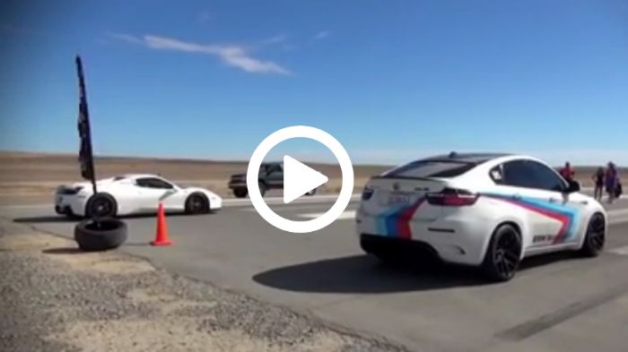 Supercar vs SUV, πίσω κίνηση vs 4κίνηση, 630 ίπποι vs 650 ίπποι, Ferrari vs BMW. H 4κίνηση δίνει στην Χ6 αρχικό προβάδισμα, στη συνέχεια όμως η 458 αν