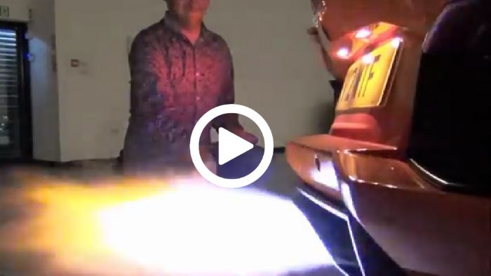 Ο 6λιτρος V12 κινητήρας της Lamborghini Aventador βγάζει τόσες φωτιές που αρκούν να ψήσεις όχι λουκάνικα, αλλά ολόκληρο αμνοερίφιο… 