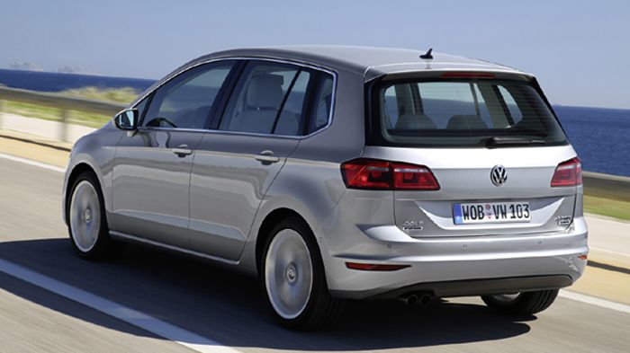 Το νέο Golf Sportsvan είναι μέχρι και 90 κιλά ελαφρύτερο από το Golf Plus, ενώ –χάρη και στους νέους κινητήρες- ζητά έως και 20% λιγότερα καύσιμ