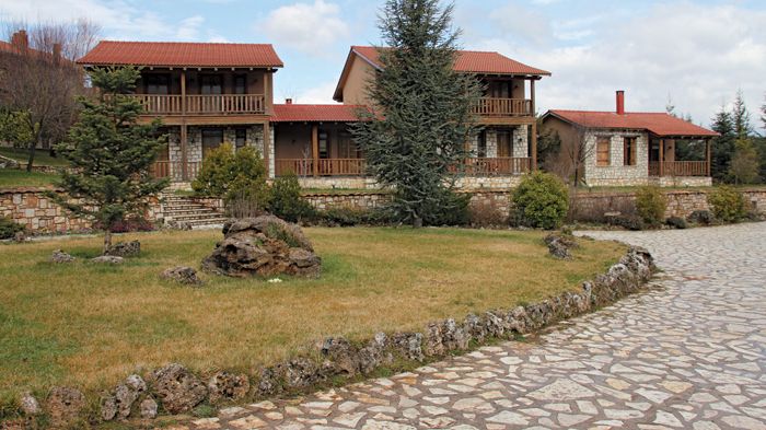 Tο Vitina House Forest Resort συνδυάζει την παράδοση με τη σύγχρονη αντίληψη για τη φιλοξενία και την άνεση.
