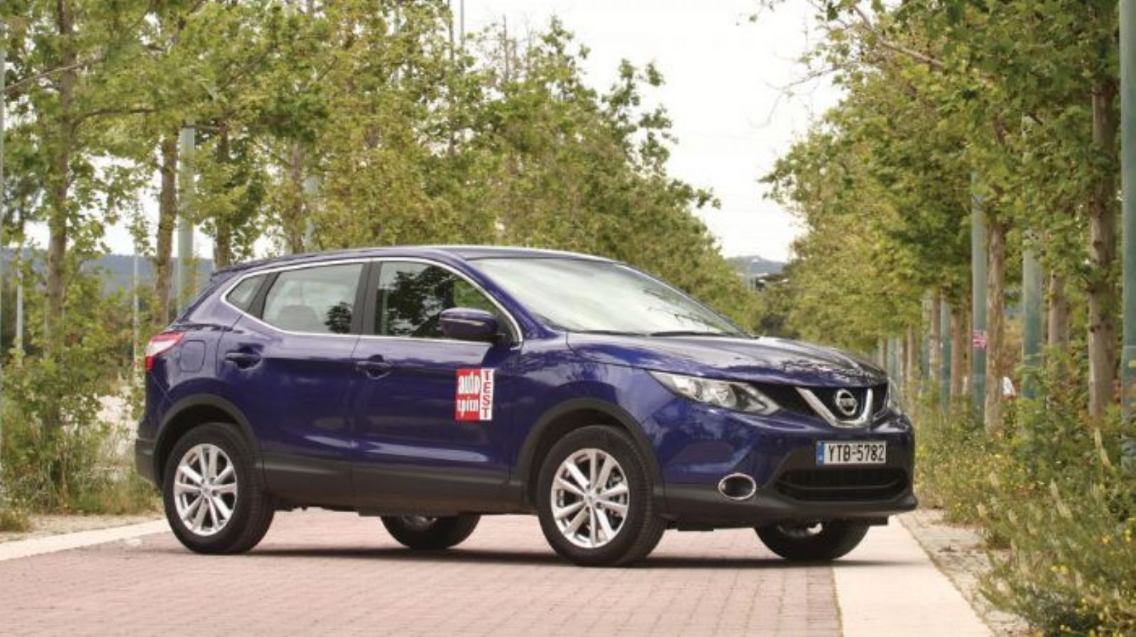 Στο δρόμο το Nissan Qashqai συμπεριφέρεται σαν κανονικό επιβατικό, παρά την αυξημένη απόσταση από το έδαφος.