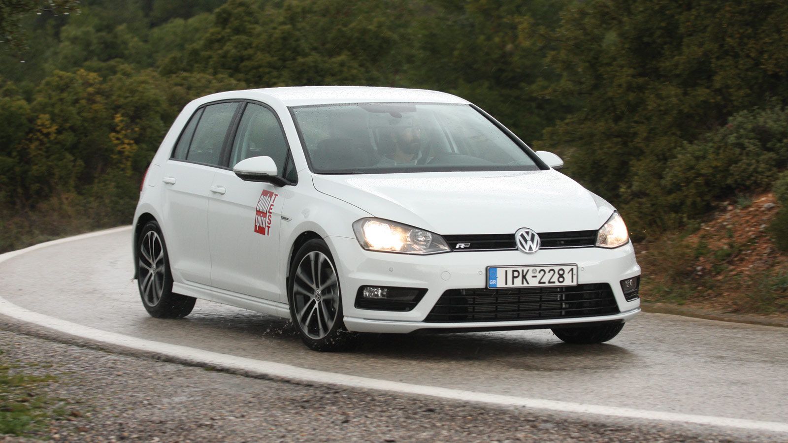 H VW αποφάσισε πως ήρθε το πλήρωμα του χρόνου να βάλει στο best seller της, το Golf μικρού κυβισμού κινητήρα. Έτσι κατασκεύασε έναν 1,0 TSI με 115 ίππ