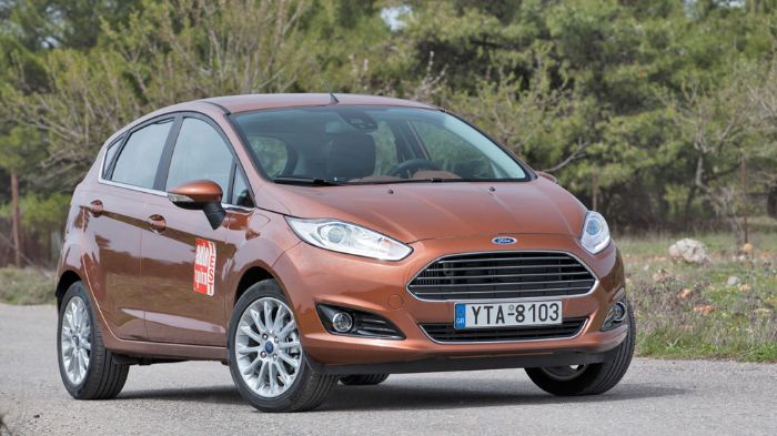 Από 12.177 ευρώ To Ford Fiesta διαθέτει οδηγοκεντρικό στήσιμο και επωφελείται του 1.000άρη κινητήρα EcoBoost.	
