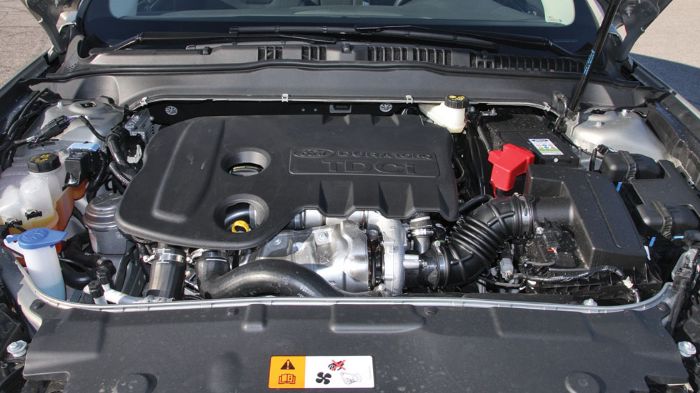 Ο γνωστός μας από τα Ford Fiesta και Focus, εξαιρετικός 1.600άρης diesel των 115 ίππων, βρίσκεται κάτω από το καπό και της αρχικής diesel επιλογής του