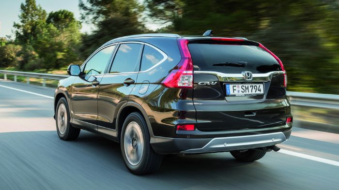 Οι άνθρωποι της Honda «υπόσχονται» καλύτερα οδηγικά χαρακτηριστικά χάρη στην τροποποίηση της εμπρόσθιας ανάρτησης, ενώ και τα μετατρόχια έχουν διευρυν