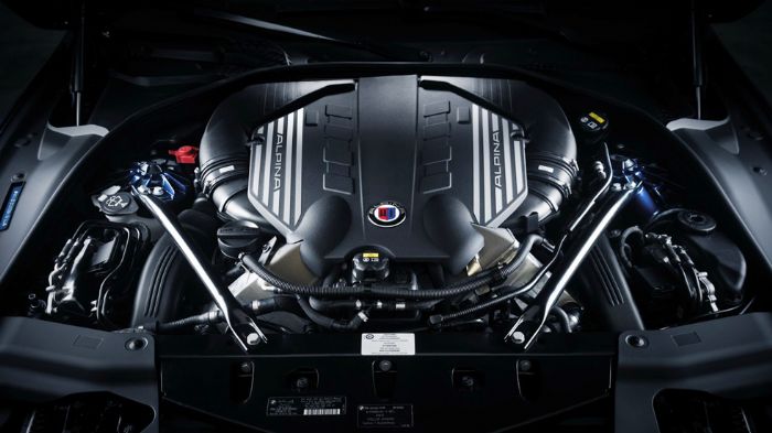 Τροποποιήθηκε το bi-turbo V8 συνόλο των 4,4 λίτρων, με την ισχύ του να ανεβαίνει από τους 540 στους 600 ίππους και τη ροπή του να σκαρφαλώνει από τα 7