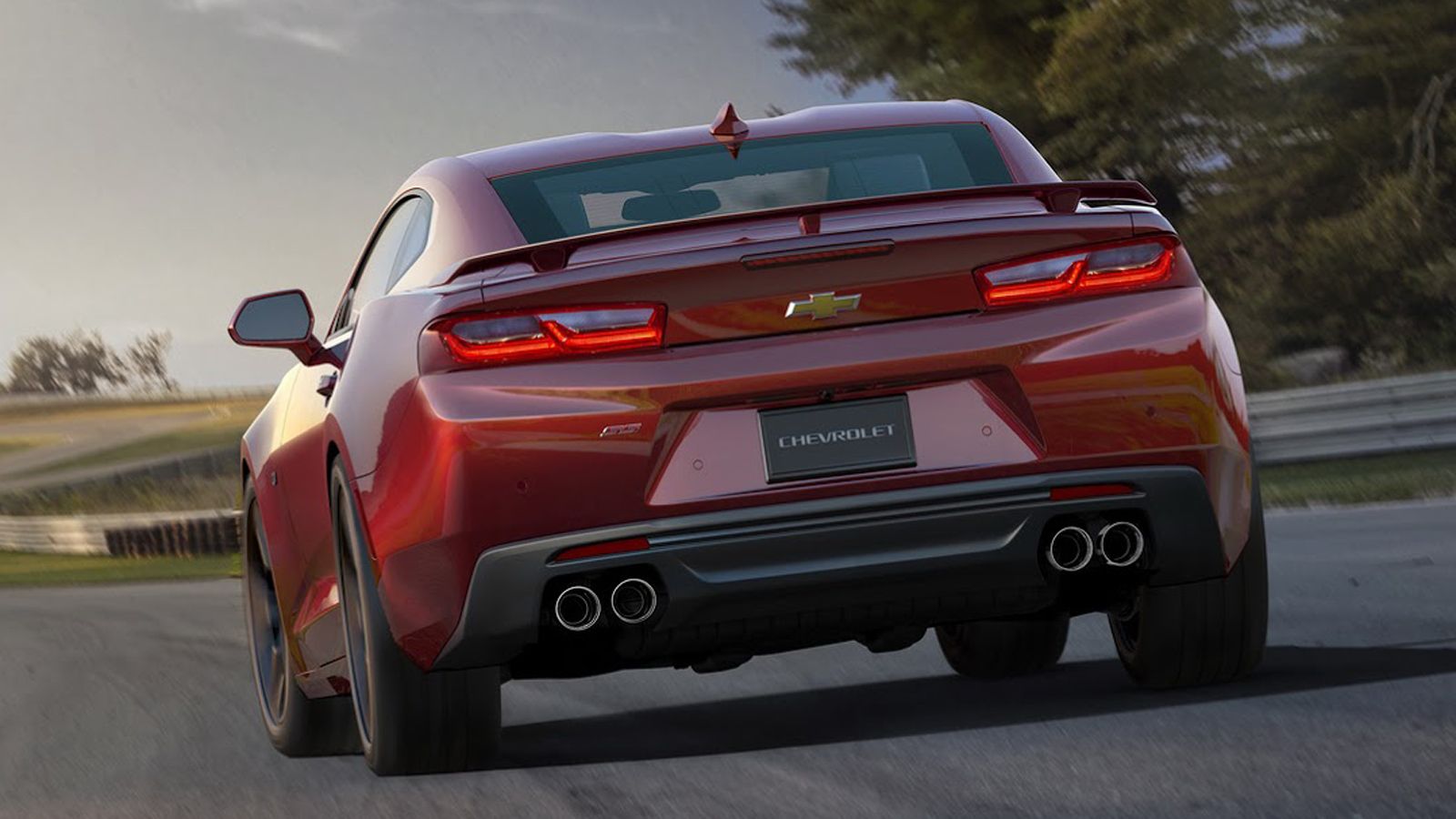 Η νέα Camaro εξοπλίζεται για πρώτη φορά με έναν νέο 4κύλινδρο turbo κινητήρα 2,0 λίτρων, ο οποίος αποδίδει 275 ίππους και 400 Nm ροπής και της επιτρέπ