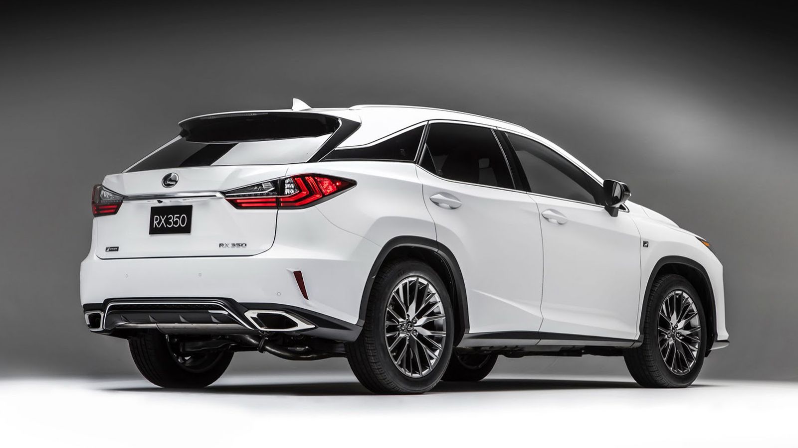 Το RX 350 εξοπλίζεται με μια αναβαθμισμένη, πιο ισχυρή, εκδοχή του V6 συνόλου των 3,5 λίτρων, το οποίο αποδίδει 300 ίππους και συνεργάζεται με αυτόματ