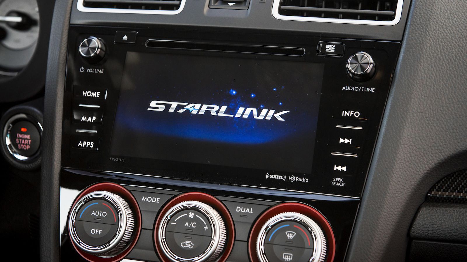 Τα WRX & WRX STI εξοπλίζονται με το νέο σύστημα infotainment STARLINK το οποίο διαθέτει οθόνη 6.2 ιντσών, CD player, SiriusXM satellite radio, HD Radi