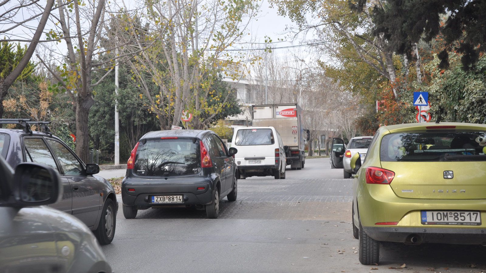 Για αποφύγετε τον «τραυματισμό» των αμορτισέρ σας φροντίστε να περνάτε πάνω από σαμαράκια, ομαλά και αργά.