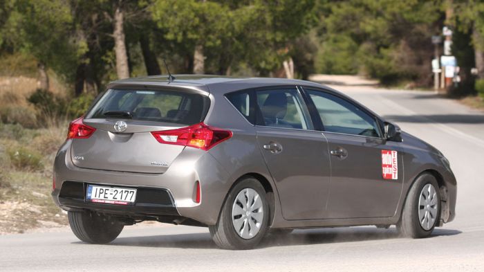 Στο δρόμο, το Toyota Auris ξεχωρίζει για την πολύ καλή άνεση και ποιότητα κύλισης, διατηρώντας την ασφάλειά του σε κάθε περίπτωση.	