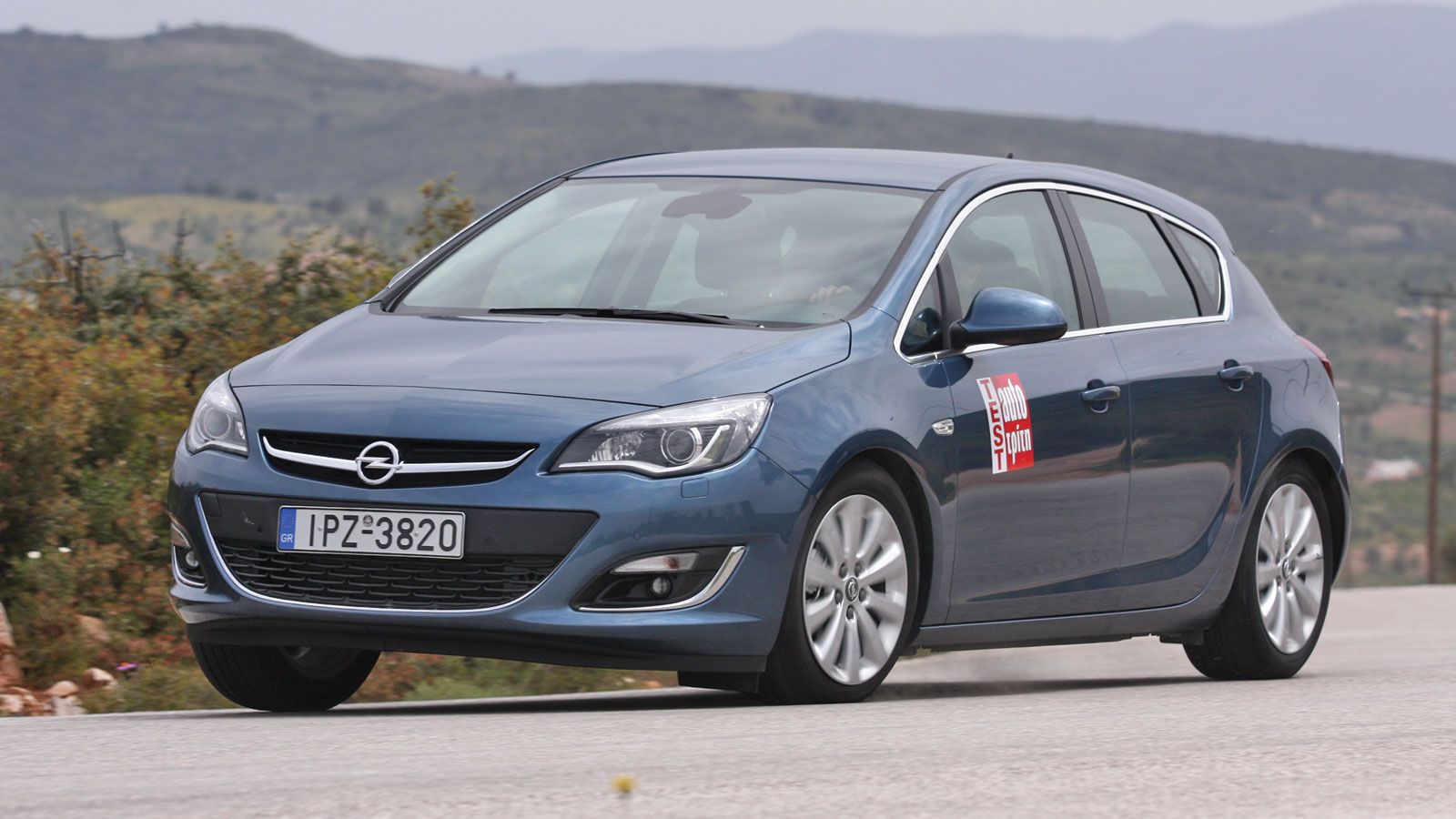 Η οδική συμπεριφορά του Astra 1,6 CDTi εστιάζει κυρίως στην άνεση και την ασφαλή μεταφορά των επιβατών.