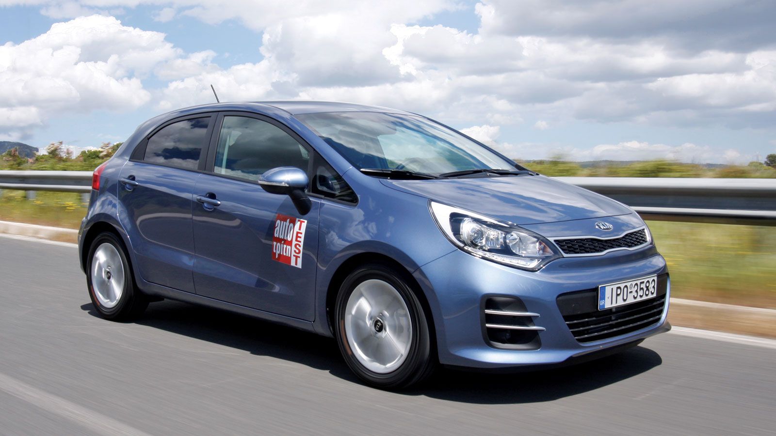 Ελαφρώς πιο δυναμική η εμφάνιση του ανανεωμένου Kia Rio, με τη σχεδιαστική ομάδα να φρεσκάρει την ομογενοποιημένη μάσκα της φίρμας με τον κωδικό «tige