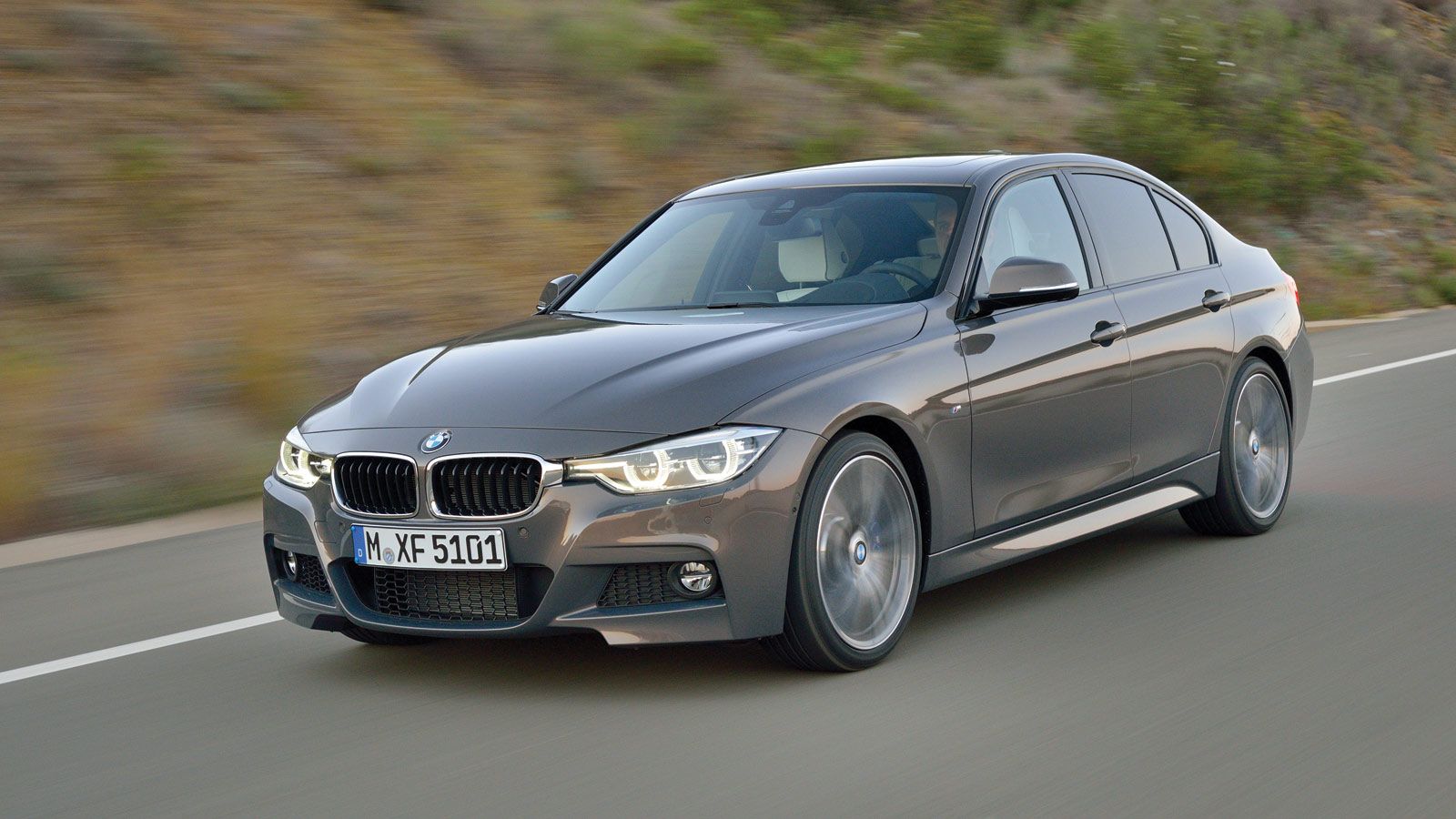 Πίσω κίνηση και σφιχτή ανάρτηση για την BMW Σειρά 3. Μαζί με την XE είναι από τα πιο απολαυστικά μοντέλα της κατηγορίας.