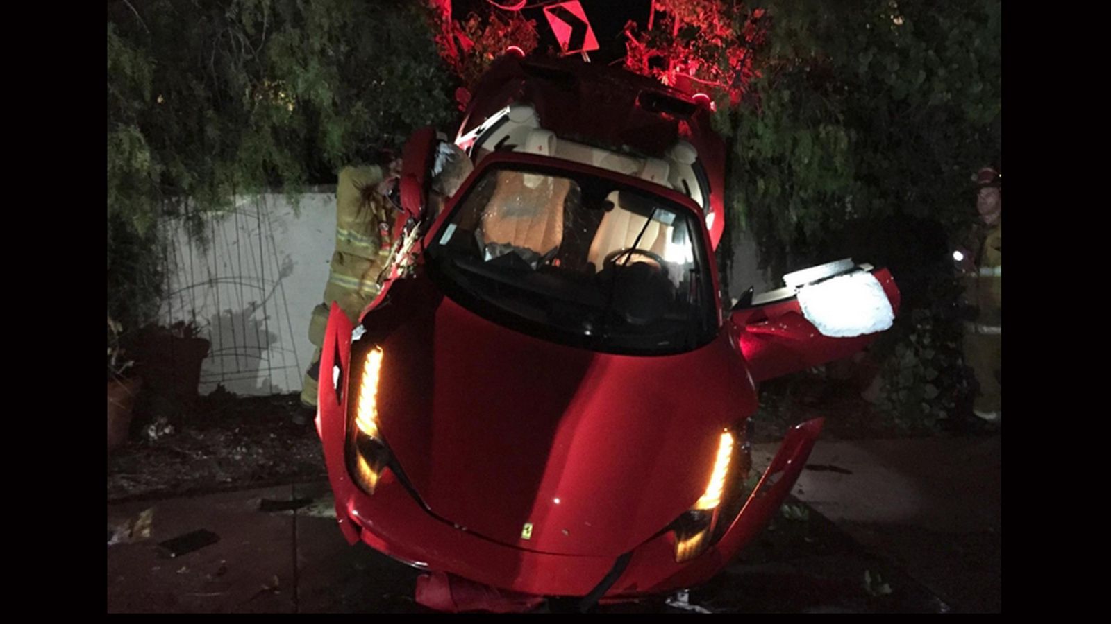 ¶σχημη κατάληξη είχε η νυχτερινή βόλτα με Ferrari.