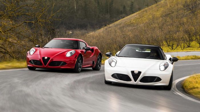 Οι άνθρωποι της Alfa Romeo διατήρησαν αναλλοίωτη την αισθητική της 4C Coupe, ενώ για την οροφή επιλέχθηκε η targa λύση, είτε με ύφασμα είτε με ανθρακο